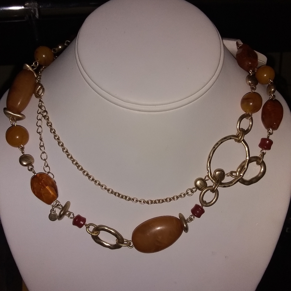 Ladies fashion necklace